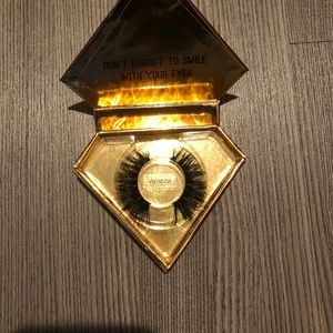 Yilena Luxury Lashes